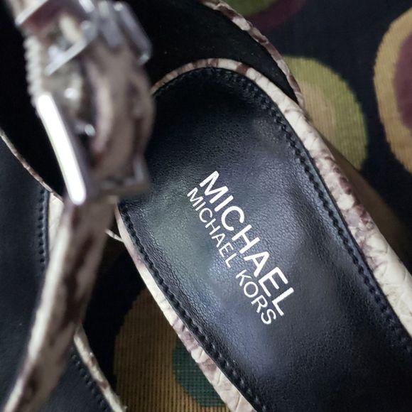 🐍🐍🐍MICHAEL KORS peep-toe wedge-platform heels🐍🐍🐍 - Picture 7 of 8
